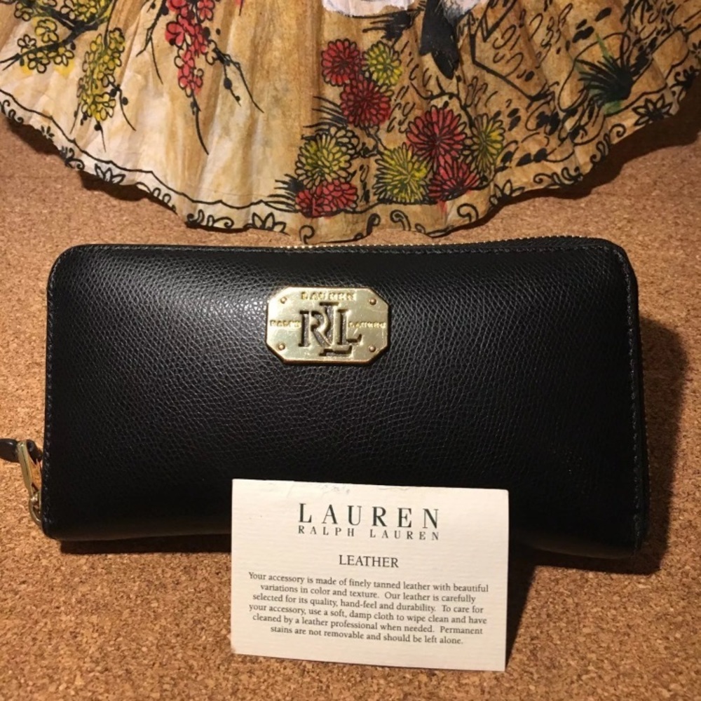 Classy Ralph Lauren black wallet